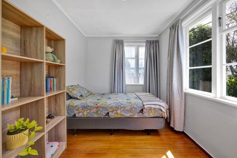 Photo of property in 24 Upjohn Street, Brooklands, New Plymouth, 4310