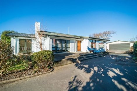 Photo of property in 19 Elwyn Place, Avonhead, Christchurch, 8042