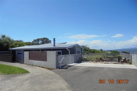 Photo of property in 10 Eastview Grove, Normandale, Lower Hutt, 5010