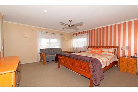 Photo of property in 3 Cognac Place, Henderson, Auckland, 0612