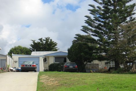Photo of property in 24a Beaubank Road, Kelston, Auckland, 0602