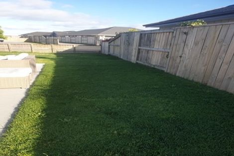 Photo of property in 32 Harding Drive, Papamoa Beach, Papamoa, 3118