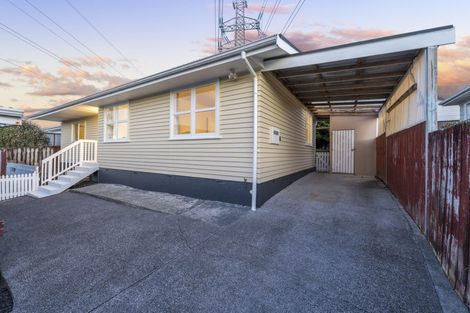 Photo of property in 21 Arlette Place, Massey, Auckland, 0614
