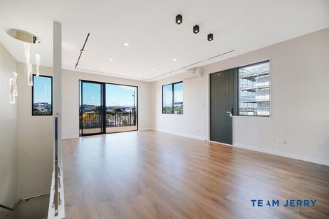 Photo of property in 20 Kuaha Road, Massey, Auckland, 0614