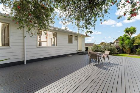 Photo of property in 2/1 Cantina Avenue, Bayview, Auckland, 0629