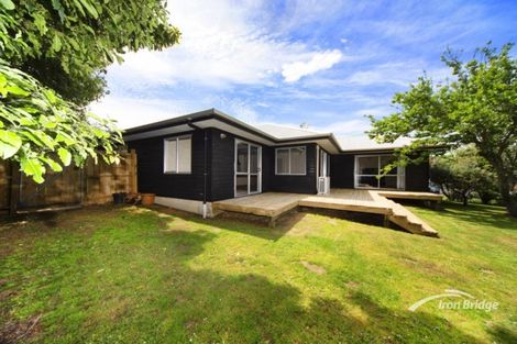 Photo of property in 8 Wilmington Place, Forrest Hill, Auckland, 0620