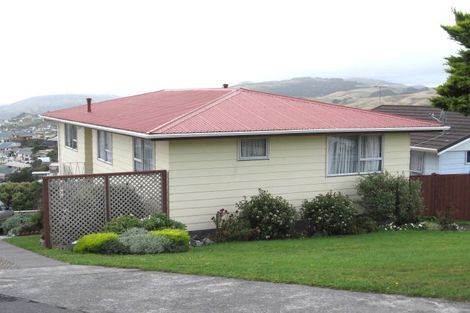 Photo of property in 61 Ruskin Road, Newlands, Wellington, 6037