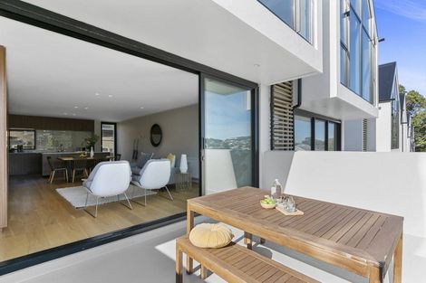 Photo of property in 83 Melbourne Road, Island Bay, Wellington, 6023