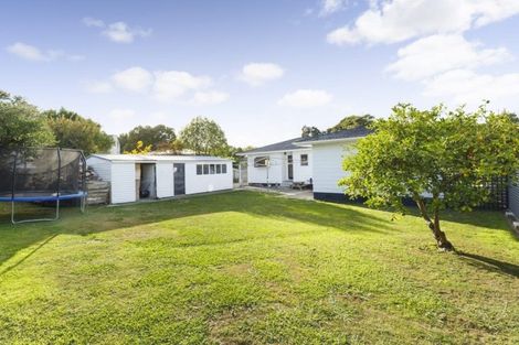 Photo of property in 27 Pinedale Parade, Milson, Palmerston North, 4414