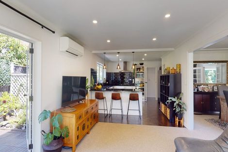 Photo of property in 216 Waiwhetu Road, Waterloo, Lower Hutt, 5011