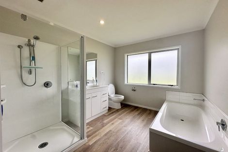Photo of property in 6 Cory Jane Grove, Riverstone Terraces, Upper Hutt, 5018