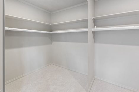 Photo of property in 27 Johnstone Drive, Fitzherbert, Palmerston North, 4410