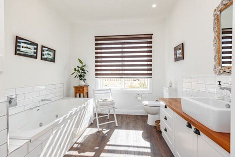 Photo of property in 104 White Rock Road, Martinborough, 5781