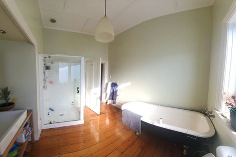 Photo of property in 18 Macdonald Crescent, Te Aro, Wellington, 6011