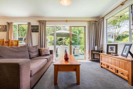 Photo of property in 16 Pankhurst Place, Sunnyvale, Auckland, 0612