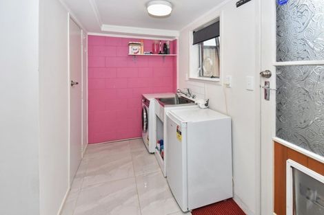 Photo of property in 1a Sikkim Crescent, Clover Park, Auckland, 2019