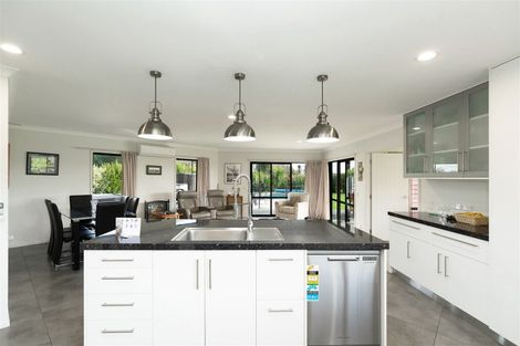 Photo of property in 356 Kimberley Road, Levin, 5571