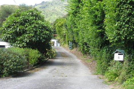 Photo of property in 4 Angle Street, Picton, 7220