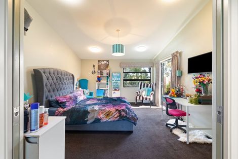 Photo of property in 5/454 Stoney Creek Road, Kelvin Grove, Palmerston North, 4470