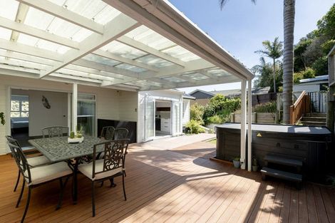 Photo of property in 15 Claydon Place, Ohope, 3121