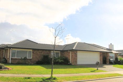 Photo of property in 12 Belcoo Crescent, East Tamaki, Auckland, 2013