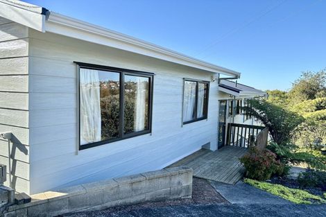 Photo of property in 2/11 Sunhaven Avenue, Glenfield, Auckland, 0629
