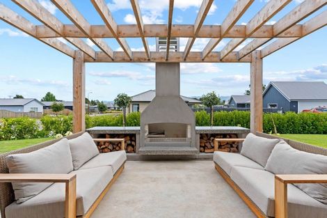 Photo of property in 24 Coralie Place, Lansdowne, Masterton, 5810