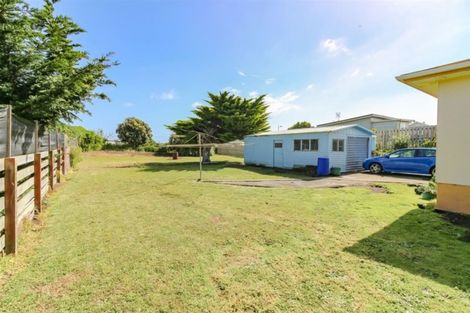 Photo of property in 105 Cornfoot Street, Castlecliff, Whanganui, 4501