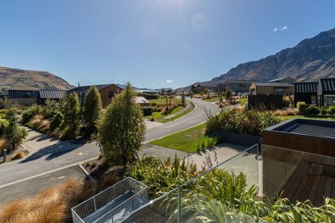 Photo of property in 8 Falconer Rise, Jacks Point, Queenstown, 9371