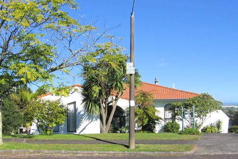 Photo of property in 28 Kingsclere Place, Goodwood Heights, Auckland, 2105