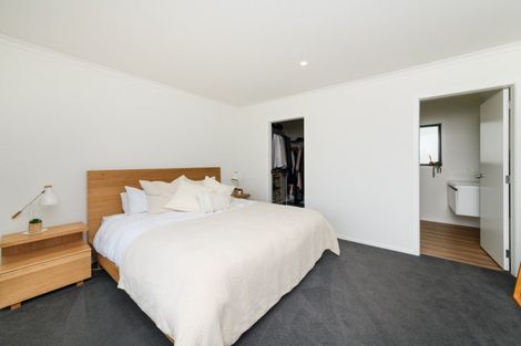 Photo of property in 12 Corsica Court, Fitzherbert, Palmerston North, 4410