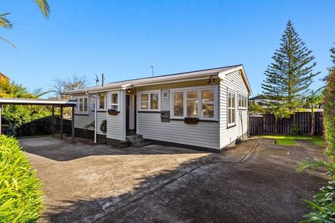 Photo of property in 1/15 Stanley Avenue, Milford, Auckland, 0620