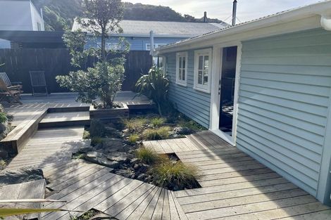 Photo of property in 171 Breaker Bay Road, Breaker Bay, Wellington, 6022