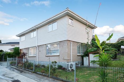 Photo of property in 2 Manatu Lane, Kelston, Auckland, 0602