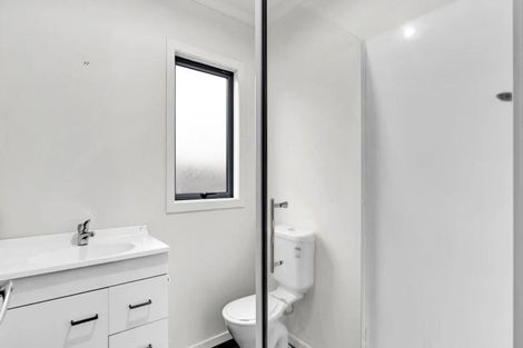 Photo of property in 15b Queens Road, Glen Avon, New Plymouth, 4312