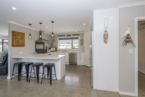 Photo of property in 21 Forbes Road, Foxton Beach, Foxton, 4815