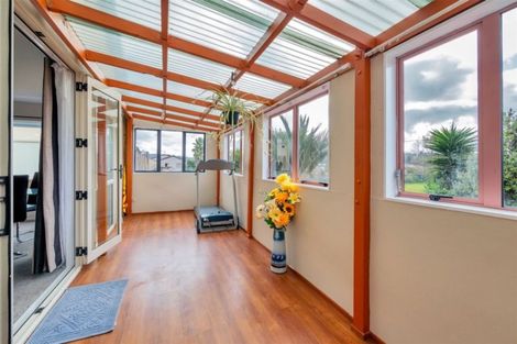 Photo of property in 25 Pooks Road, Ranui, Auckland, 0612
