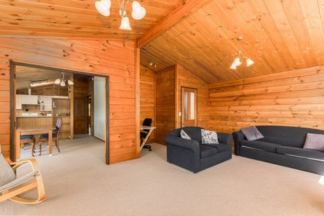 Photo of property in 1 Dunleith Grove, Silverstream, Upper Hutt, 5019