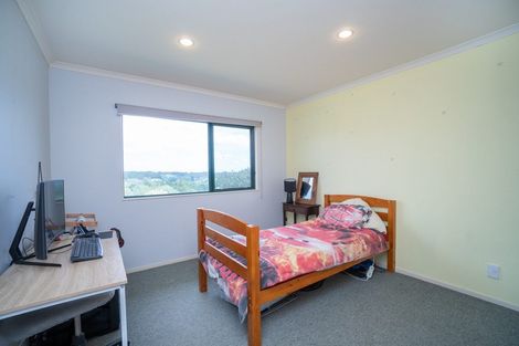 Photo of property in 140 Pacific Drive, Fitzherbert, Palmerston North, 4410