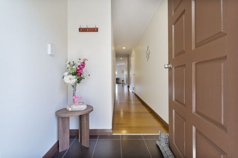 Photo of property in 25c Buscomb Avenue, Henderson, Auckland, 0610