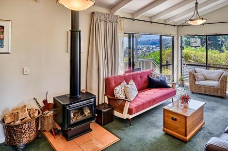 Photo of property in 20 Grays Road, Plimmerton, Porirua, 5026