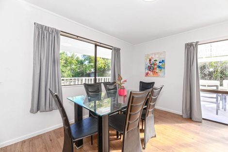 Photo of property in 2/68 View Road, Henderson, Auckland, 0612