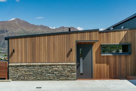 Photo of property in 21 Fenton Avenue, Wanaka, 9305