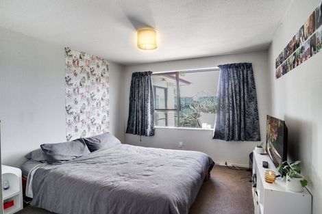 Photo of property in 2/14 Momorangi Crescent, Redwood, Christchurch, 8051