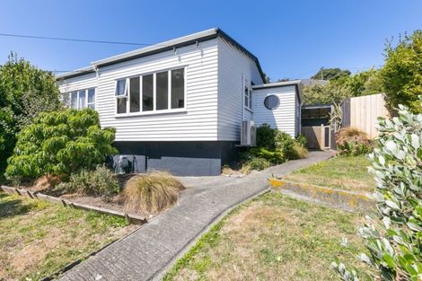 Photo of property in 35 Bankot Crescent, Ngaio, Wellington, 6035