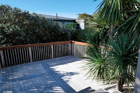 Photo of property in 75 Seaview Road, Paraparaumu Beach, Paraparaumu, 5032