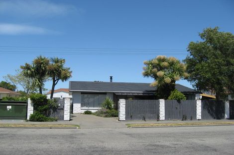 Photo of property in 17 Bentley Street, Russley, Christchurch, 8042