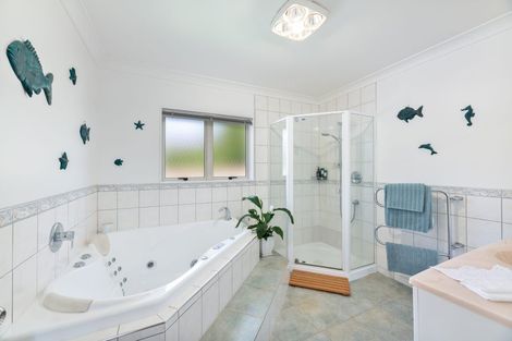 Photo of property in 3 Semillon Avenue, Henderson, Auckland, 0612