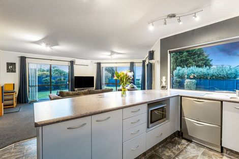 Photo of property in 21 Joseph Banks Drive, Whitby, Porirua, 5024