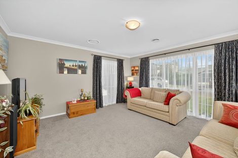 Photo of property in 8 Avon Gate, Russley, Christchurch, 8042
